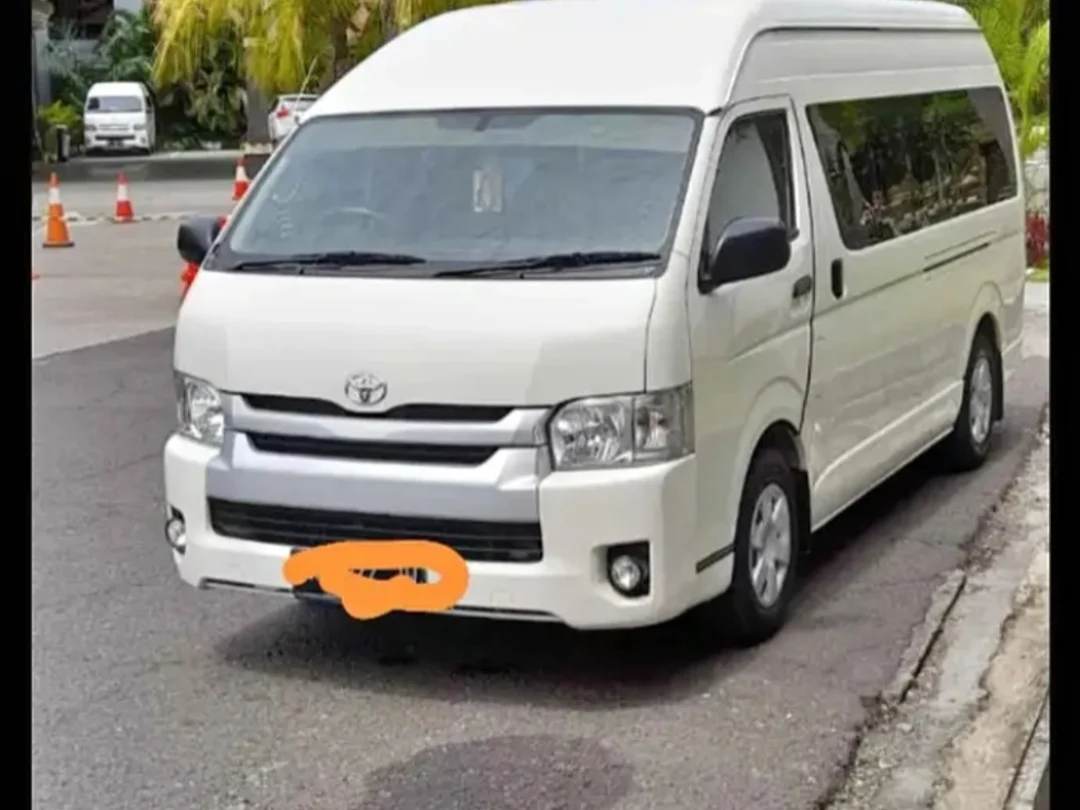 Toyota hiace commuter 