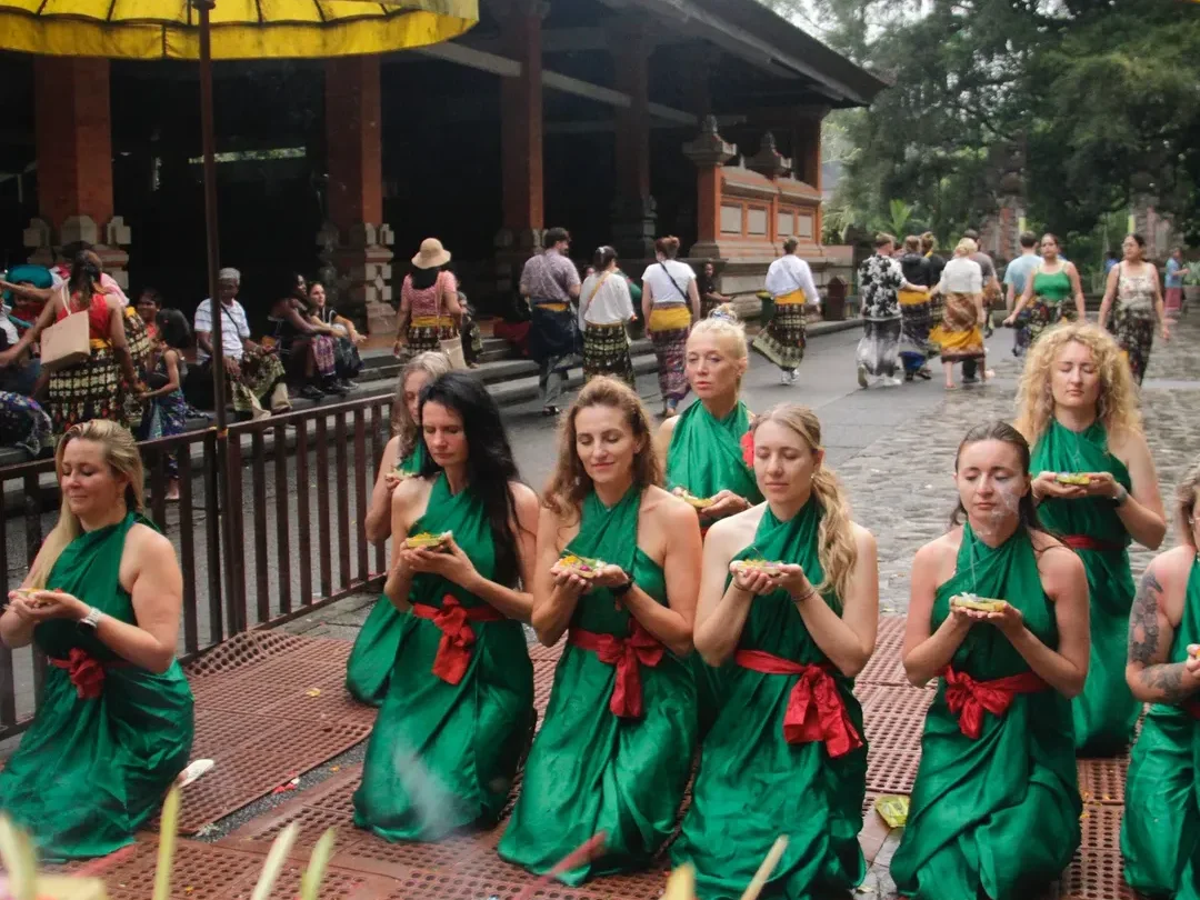 Bali: Sacred Melukat Ceremony at Taman Beji Griya Waterfall - Ubud - Photo 6